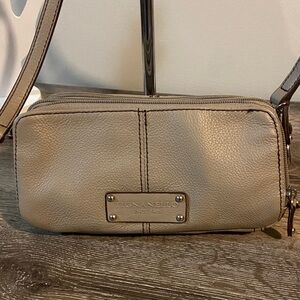 Tignanello Beige Taupe Leather Crossbody Bag Adjustable Strap Triple Comp